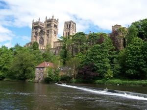 Durham_Kathedrale_sourcewikimedia_thumbnail.jpg
